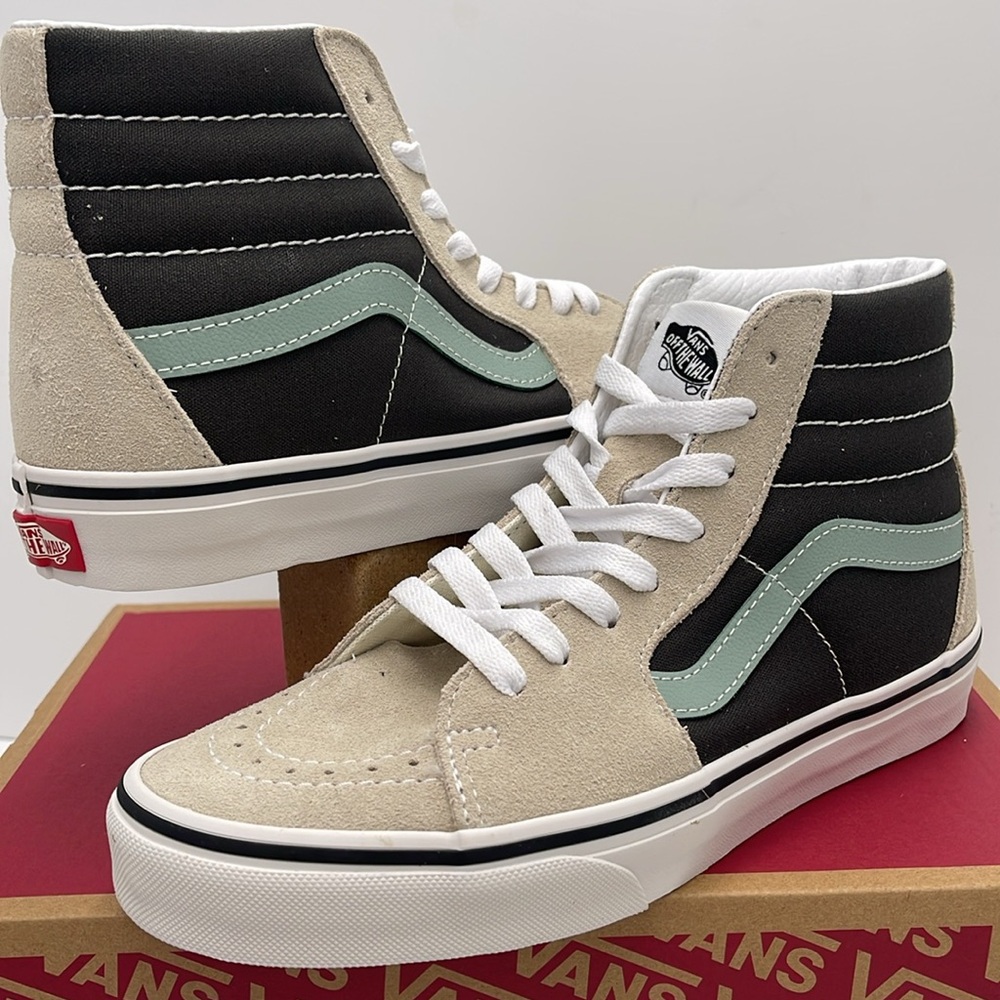 Vans WMNS Sk&-Hi Canvas Suede Pop Black Mu
VN000CMXBML
Sneakers - Picture 9 of 16